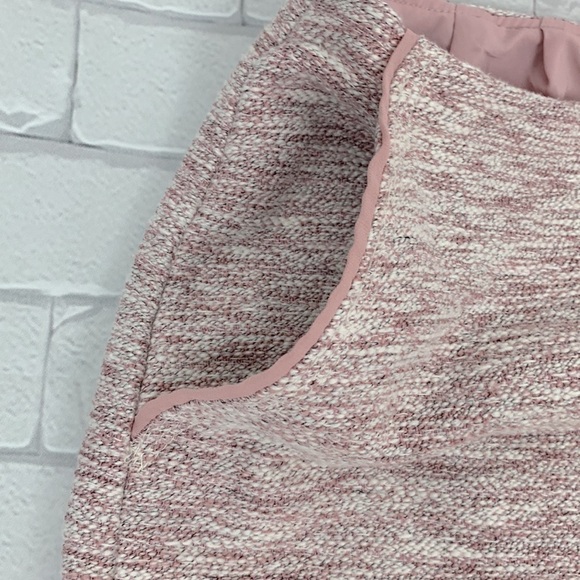 LOFT by Ann Taylor Layered Skirt. Size 8. Pink. Zip up. Pockets - Picture 5 of 10